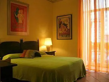 Bed Morelli 49 , Chiaia Napels Bed & Breakfast