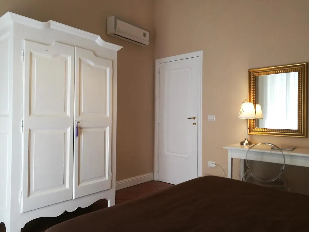 Bed Morelli 49 , Chiaia Napels Bed & Breakfast