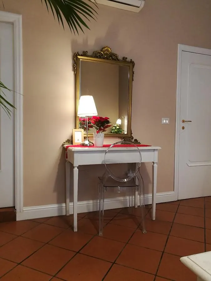 Bed & Breakfast Bed Morelli 49 , Chiaia Napels