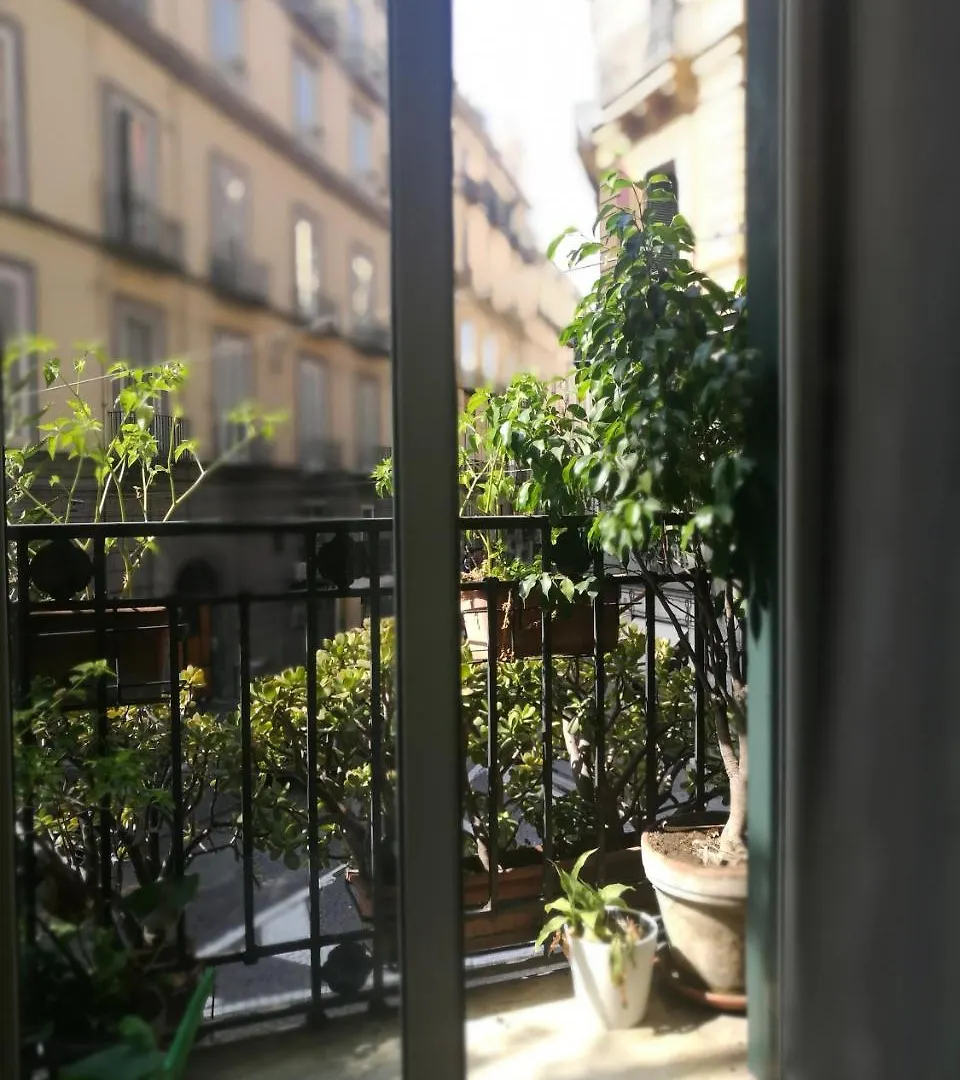 Bed Morelli 49 , Chiaia Napels Bed & Breakfast