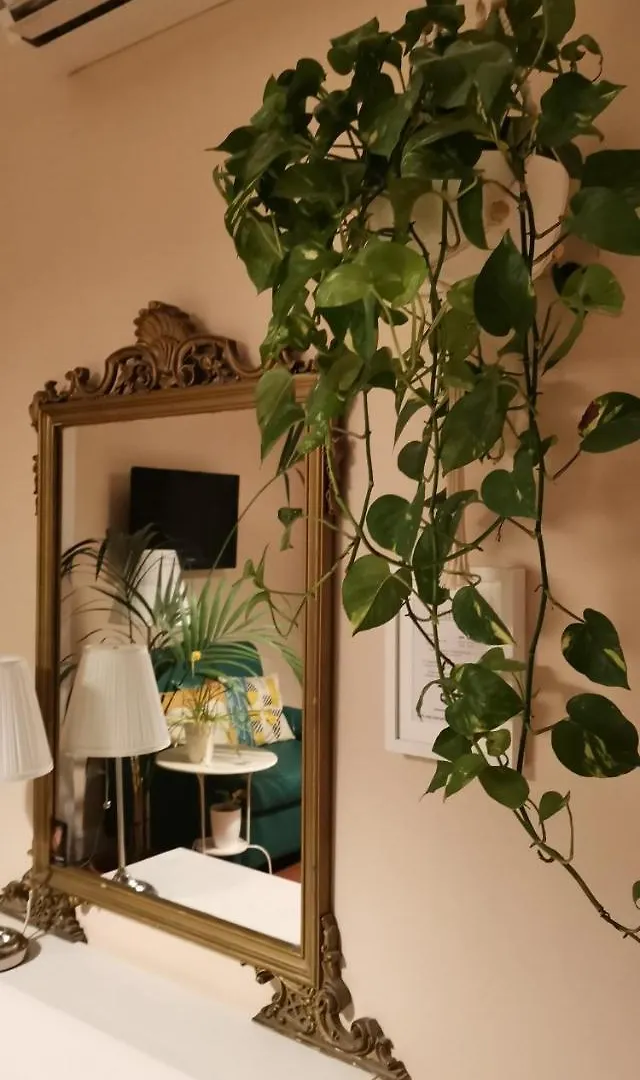 ** Bed & Breakfast Bed Morelli 49 , Chiaia Napels Italië
