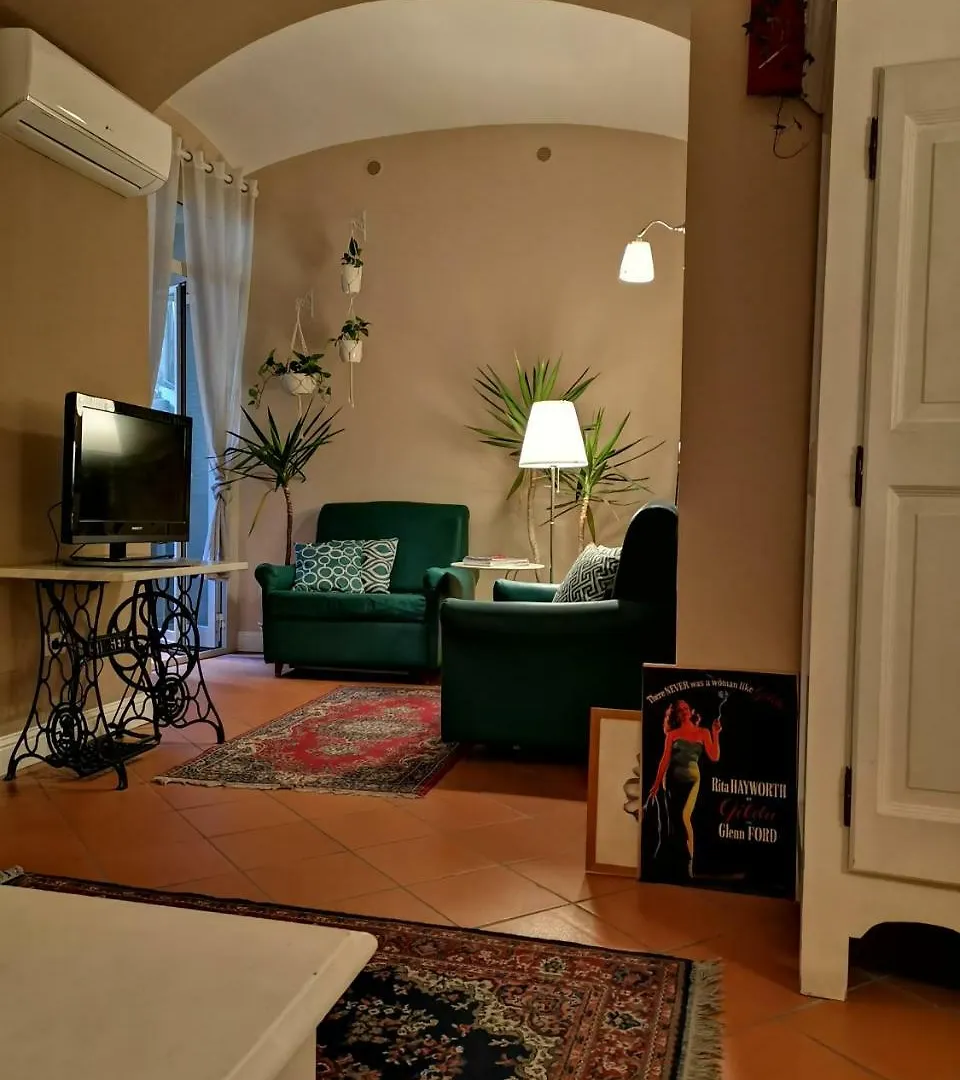 Bed & Breakfast Bed Morelli 49 , Chiaia Napels