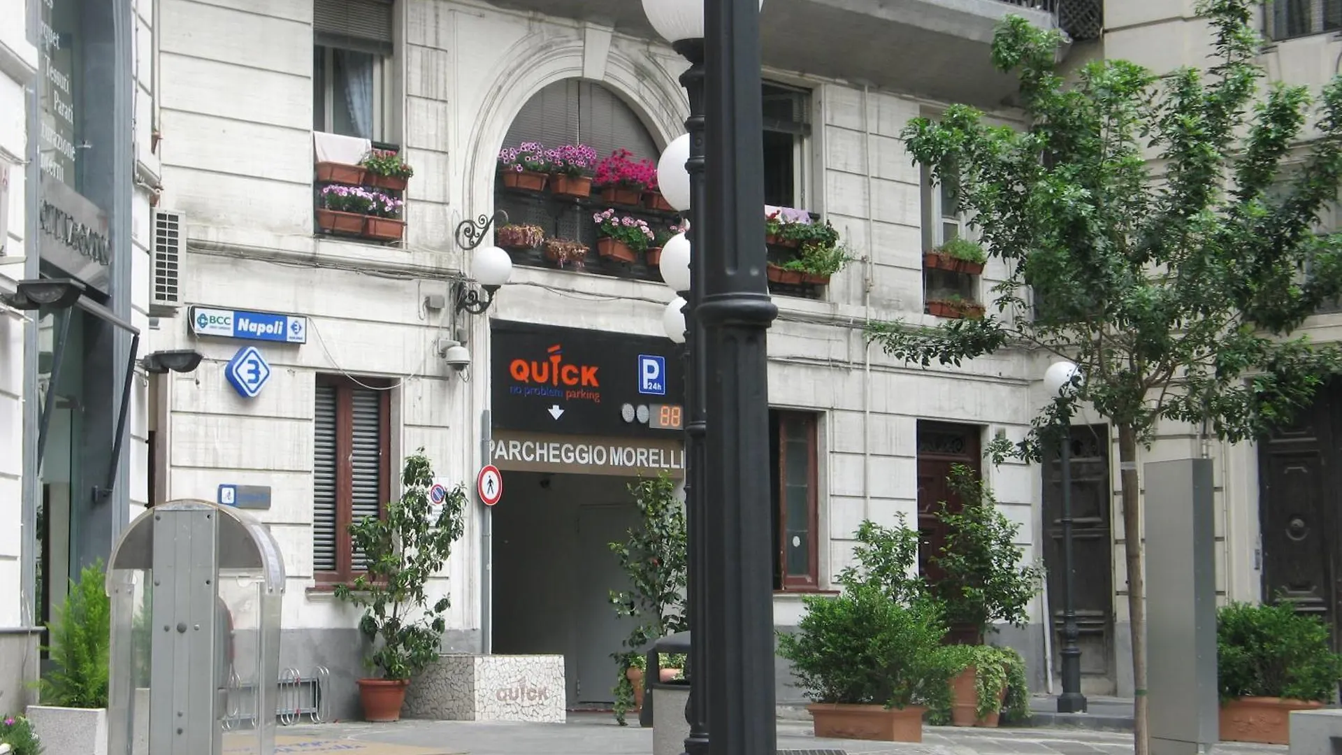 Bed Morelli 49 , Chiaia Nápoles