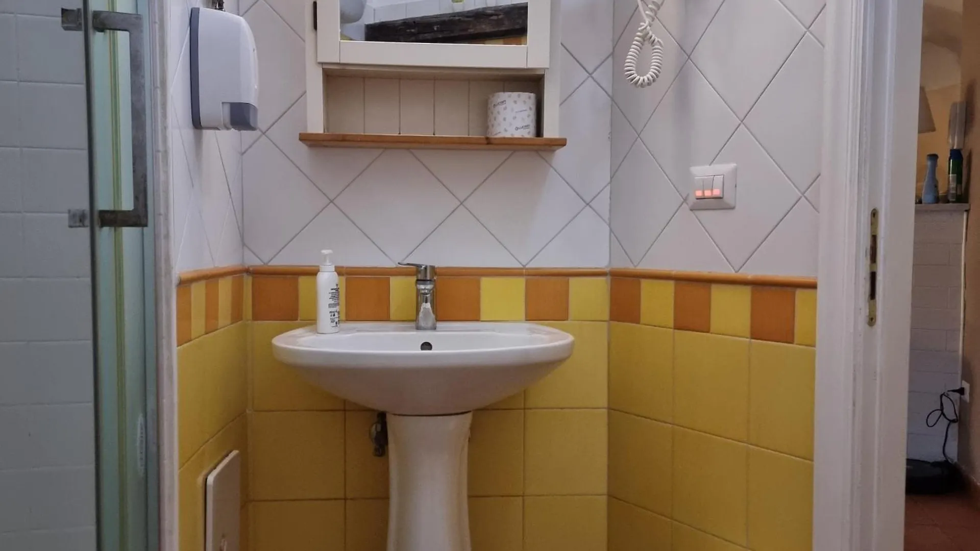 Bed Morelli 49 , Chiaia Neapol Nocleg ze śniadaniem