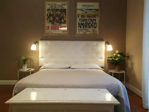 Bed Morelli 49 , Chiaia Naples Bed & Breakfast