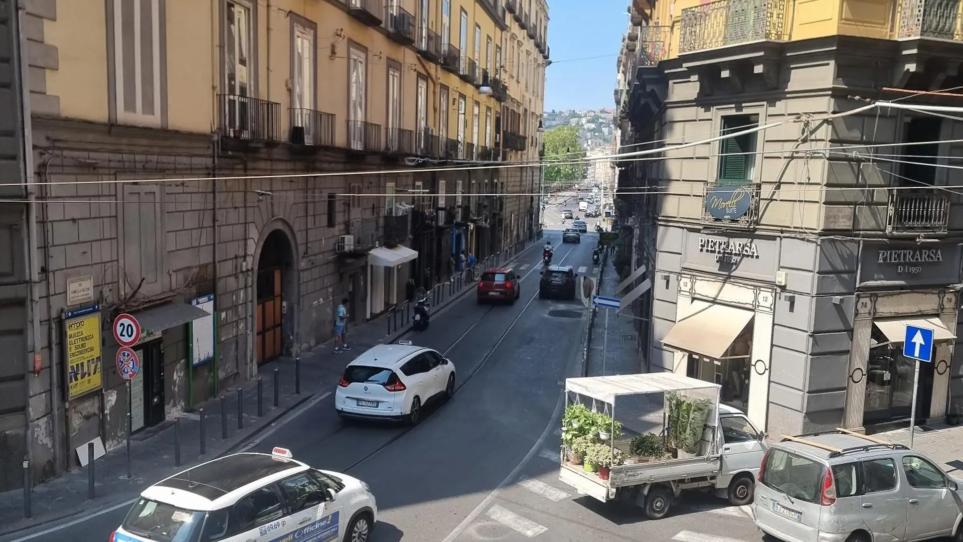 ** Bed & Breakfast Bed Morelli 49 , Chiaia Naples Italy