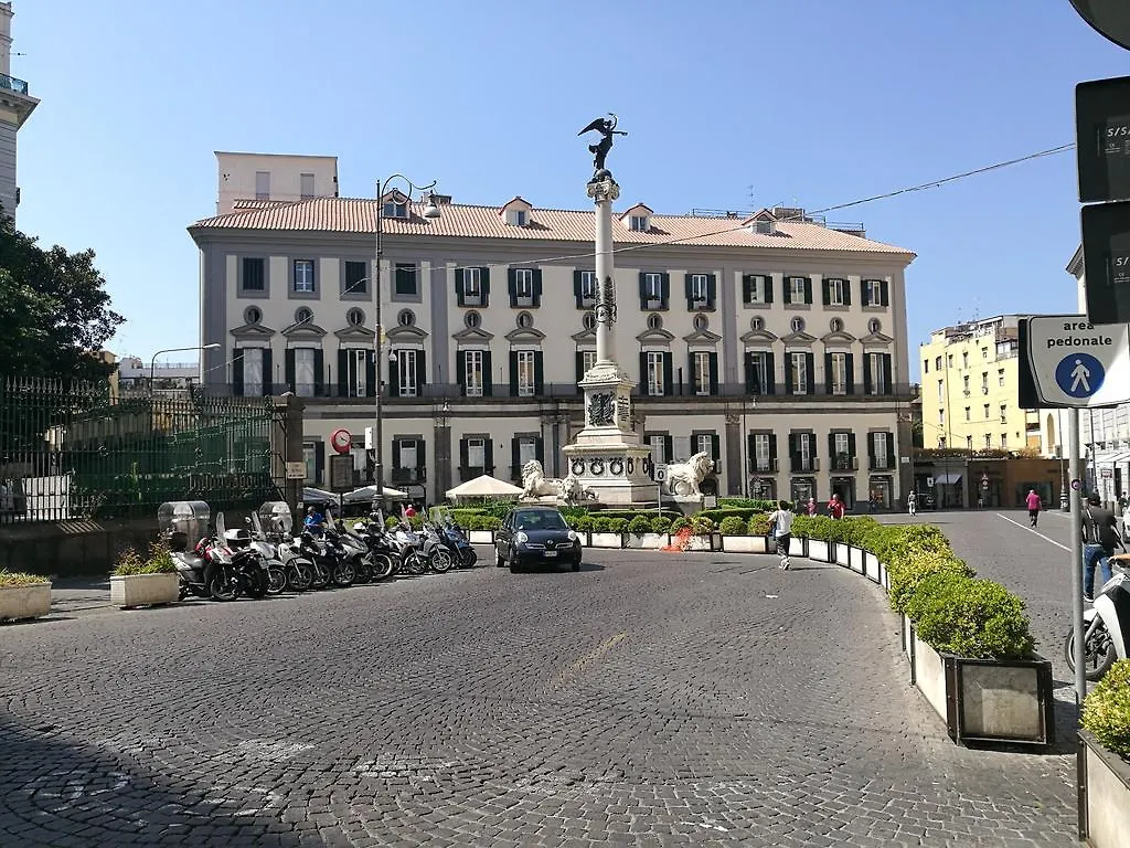 Bed & Breakfast Bed Morelli 49 , Chiaia Naples
